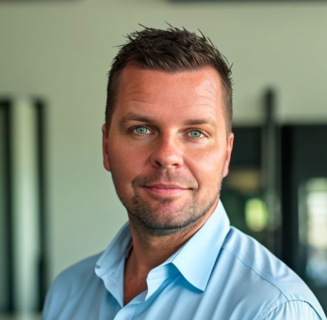 headshot image of Alex Street